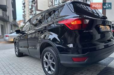 Внедорожник / Кроссовер Ford Escape 2019 в 