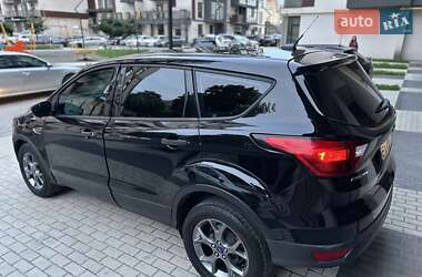 Внедорожник / Кроссовер Ford Escape 2019 в 
