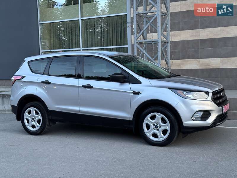 Позашляховик / Кросовер Ford Escape 2018 в Тернополі