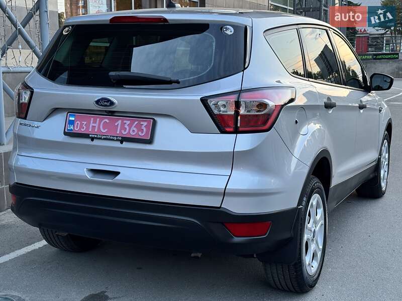 Позашляховик / Кросовер Ford Escape 2018 в Тернополі