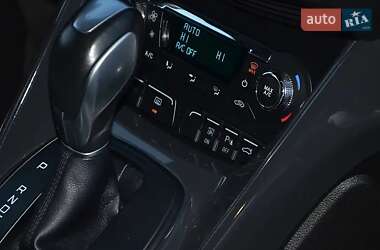 Позашляховик / Кросовер Ford Escape 2014 в 