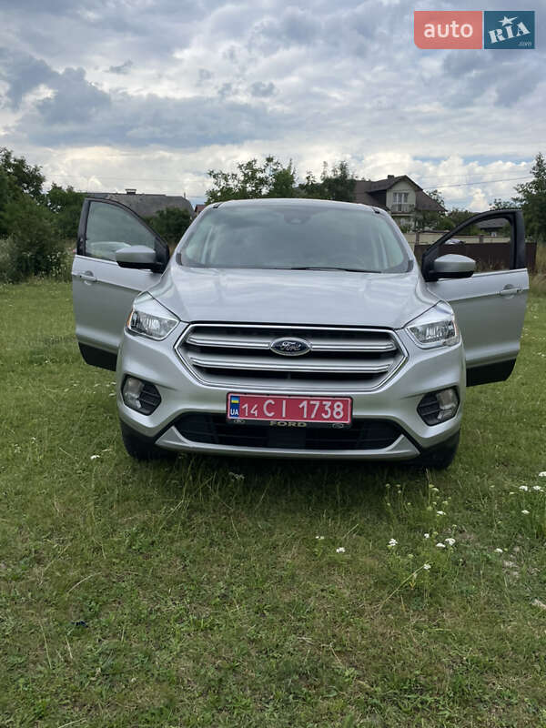Позашляховик / Кросовер Ford Escape 2019 в Івано-Франківську