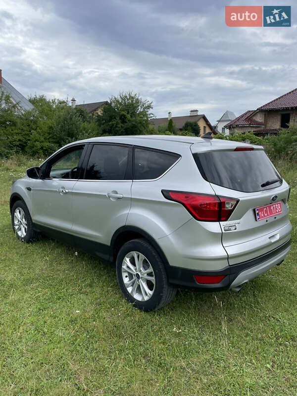 Позашляховик / Кросовер Ford Escape 2019 в Івано-Франківську