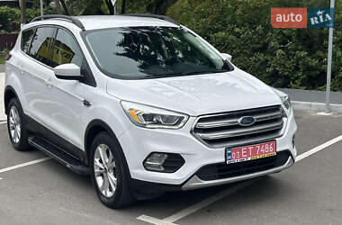 Внедорожник / Кроссовер Ford Escape 2017 в Дубно