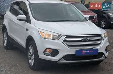 Позашляховик / Кросовер Ford Escape 2016 в 