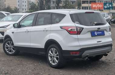 Позашляховик / Кросовер Ford Escape 2016 в 