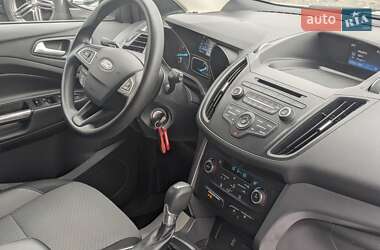 Позашляховик / Кросовер Ford Escape 2016 в 
