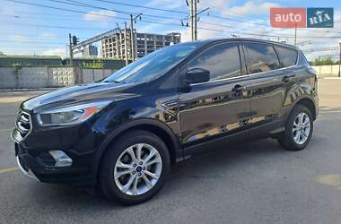 Позашляховик / Кросовер Ford Escape 2016 в 