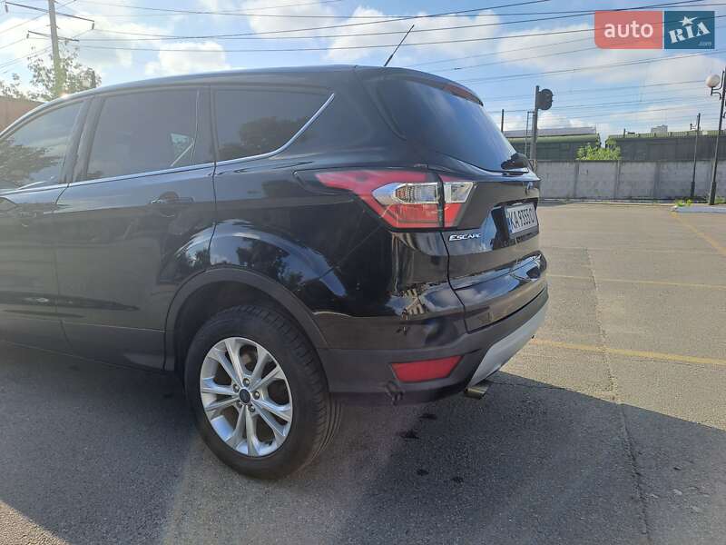 Внедорожник / Кроссовер Ford Escape 2016 в Киеве