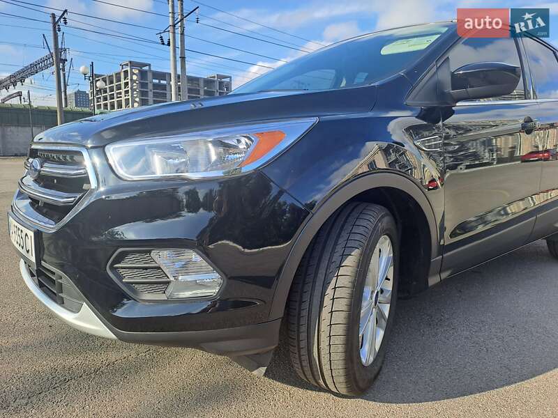 Внедорожник / Кроссовер Ford Escape 2016 в Киеве