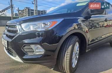 Позашляховик / Кросовер Ford Escape 2016 в 