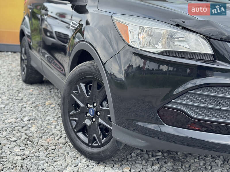 Позашляховик / Кросовер Ford Escape 2016 в Стрию