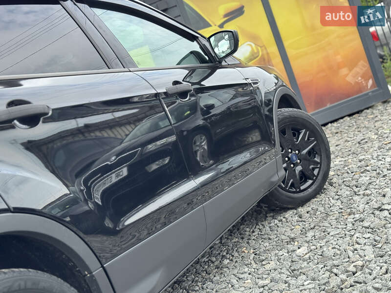 Позашляховик / Кросовер Ford Escape 2016 в Стрию