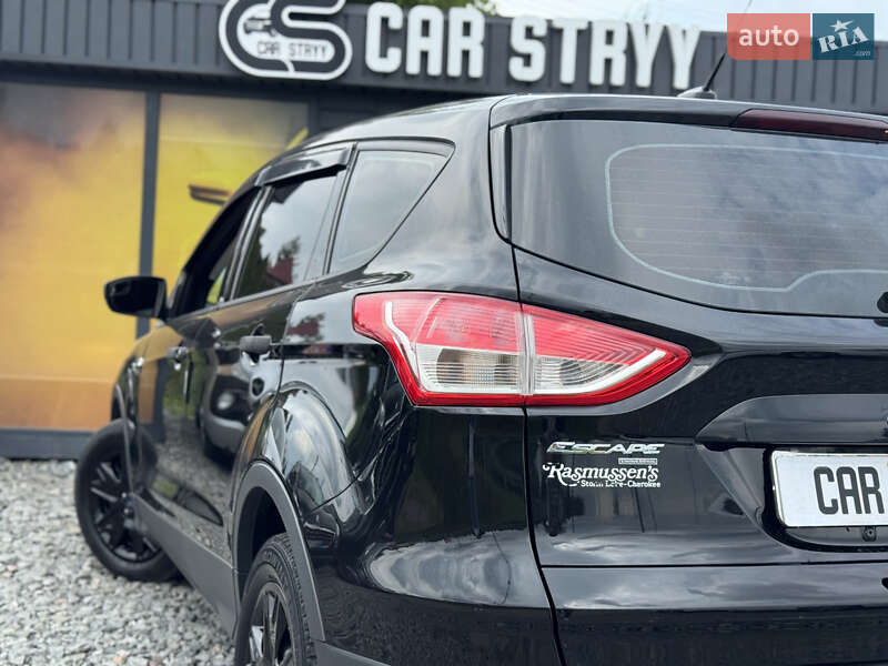 Позашляховик / Кросовер Ford Escape 2016 в Стрию