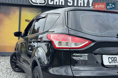 Внедорожник / Кроссовер Ford Escape 2016 в 