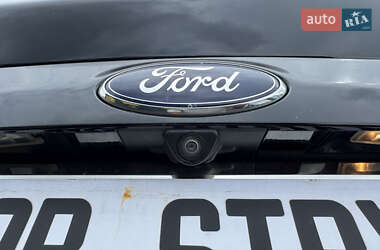 Внедорожник / Кроссовер Ford Escape 2016 в 