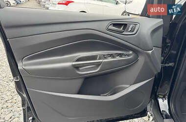 Внедорожник / Кроссовер Ford Escape 2016 в 