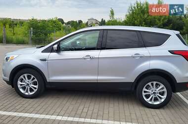 Внедорожник / Кроссовер Ford Escape 2019 в 