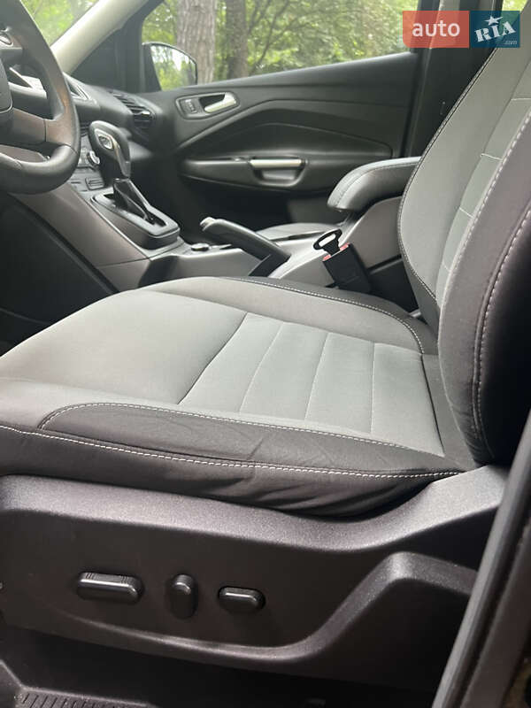 Внедорожник / Кроссовер Ford Escape 2015 в Пирятине