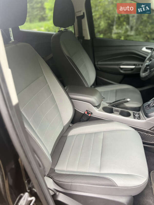 Внедорожник / Кроссовер Ford Escape 2015 в Пирятине