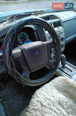 Внедорожник / Кроссовер Ford Escape 2009 в Черкассах
