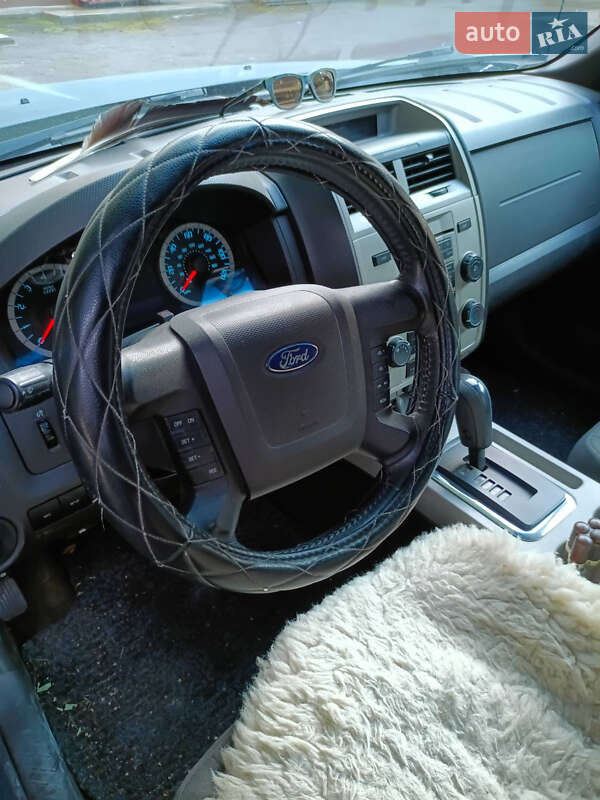 Позашляховик / Кросовер Ford Escape 2009 в Києві