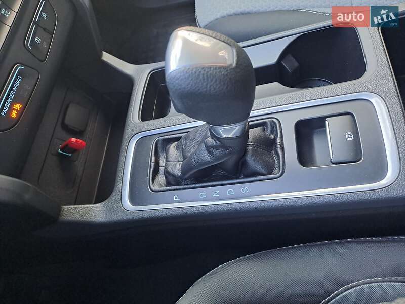 Внедорожник / Кроссовер Ford Escape 2016 в Киеве