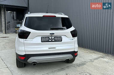 Внедорожник / Кроссовер Ford Escape 2017 в 