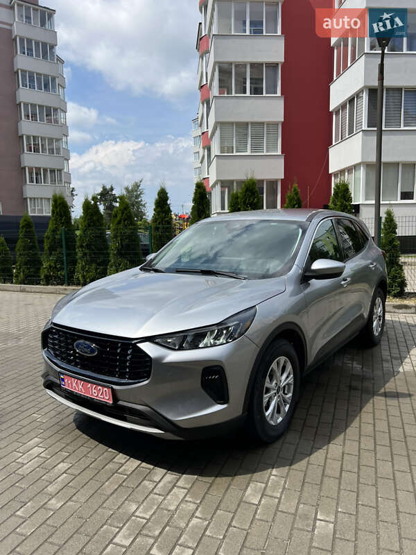Внедорожник / Кроссовер Ford Escape 2024 в 