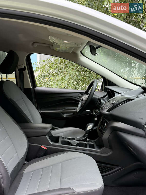 Внедорожник / Кроссовер Ford Escape 2019 в Киеве