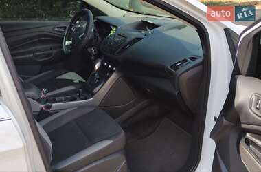 Внедорожник / Кроссовер Ford Escape 2012 в 