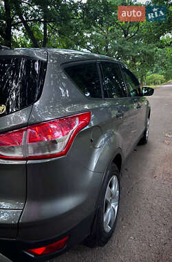 Внедорожник / Кроссовер Ford Escape 2014 в 