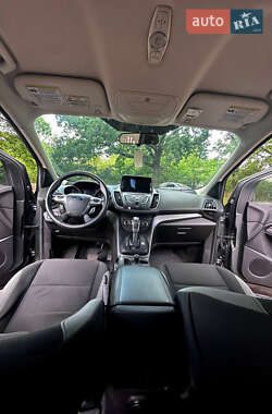 Внедорожник / Кроссовер Ford Escape 2014 в 