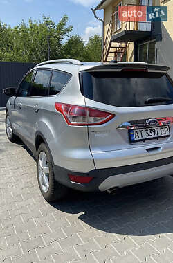 Внедорожник / Кроссовер Ford Escape 2014 в 