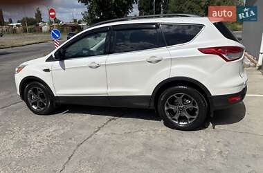 Внедорожник / Кроссовер Ford Escape 2013 в 