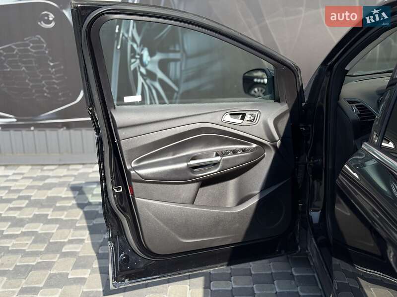 Внедорожник / Кроссовер Ford Escape 2019 в Львове