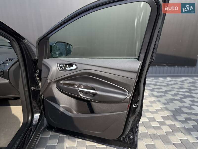 Внедорожник / Кроссовер Ford Escape 2019 в Львове