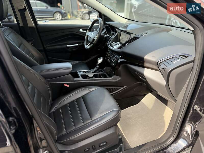 Внедорожник / Кроссовер Ford Escape 2019 в Львове