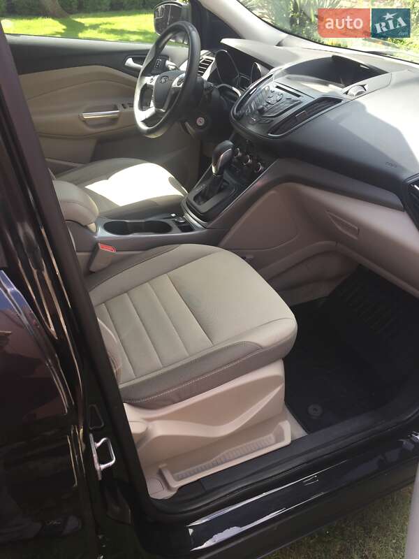 Внедорожник / Кроссовер Ford Escape 2015 в Сокале