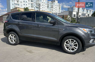 Позашляховик / Кросовер Ford Escape 2017 в 
