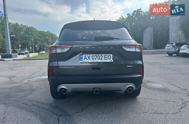 Внедорожник / Кроссовер Ford Escape 2020 в 