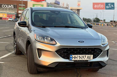 Внедорожник / Кроссовер Ford Escape 2022 в 