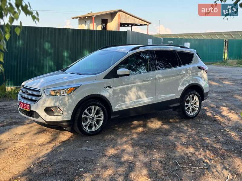 Внедорожник / Кроссовер Ford Escape 2018 в Дубно
