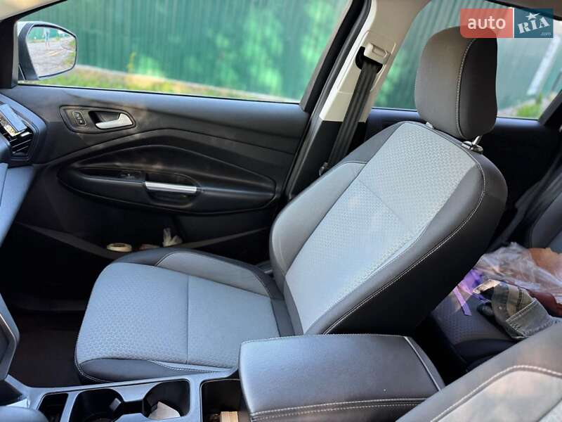 Внедорожник / Кроссовер Ford Escape 2018 в Дубно