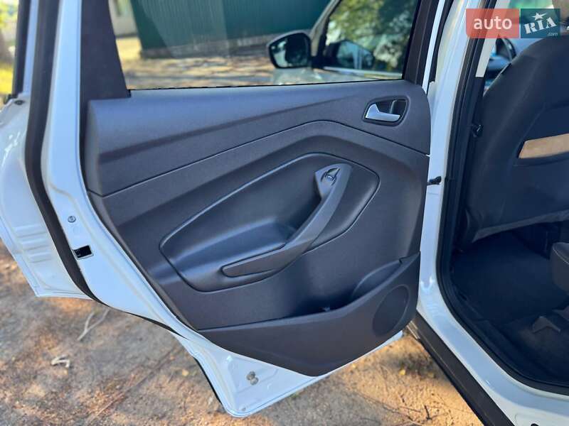 Внедорожник / Кроссовер Ford Escape 2018 в Дубно