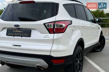 Внедорожник / Кроссовер Ford Escape 2016 в 