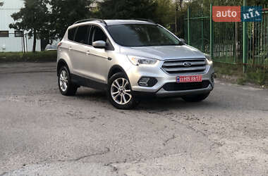 Внедорожник / Кроссовер Ford Escape 2016 в 