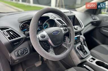 Внедорожник / Кроссовер Ford Escape 2013 в 