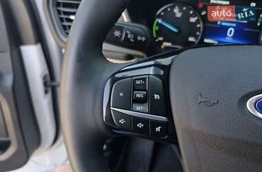 Внедорожник / Кроссовер Ford Escape 2021 в 