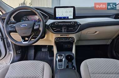 Внедорожник / Кроссовер Ford Escape 2021 в 